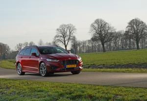Ford Mondeo Hybrid Turnier ST-Line (Ruby Red) 2019 года